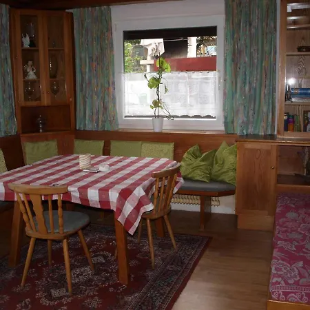 Stippler Apartment *